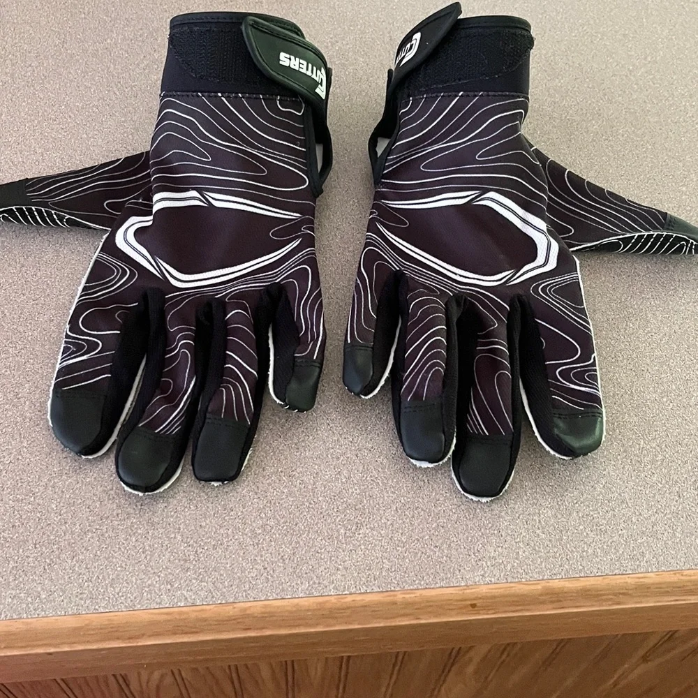 Kids Black Patterned Mittens
